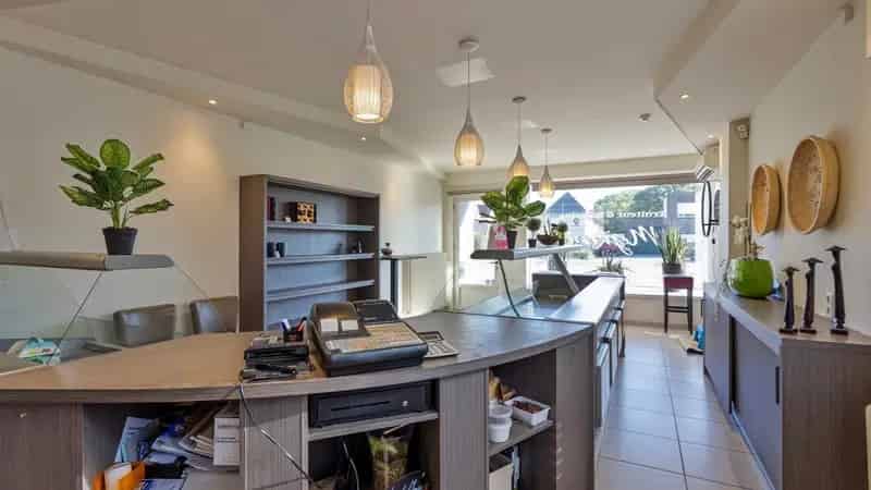 Ruime Handelswoning met Grote Parking Liersesteenweg