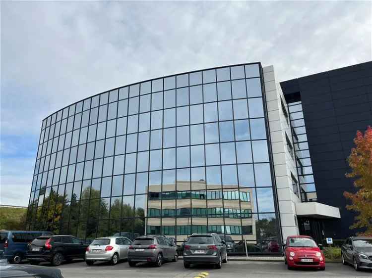 COMMUNICATION CENTRE: 1.125 tot 5.000 m²/verdieping vlakbij R22