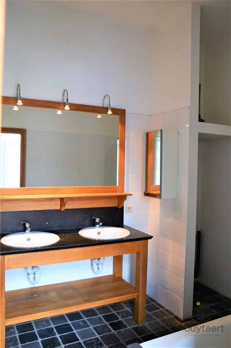 Lichtrijk 2 Slaapkamer Appartement Vlaamse Kaai 100m²