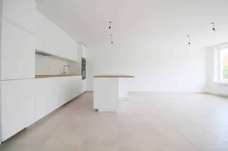 Gerenoveerd 3 Slaapkamer Appartement Te Huur Brugge