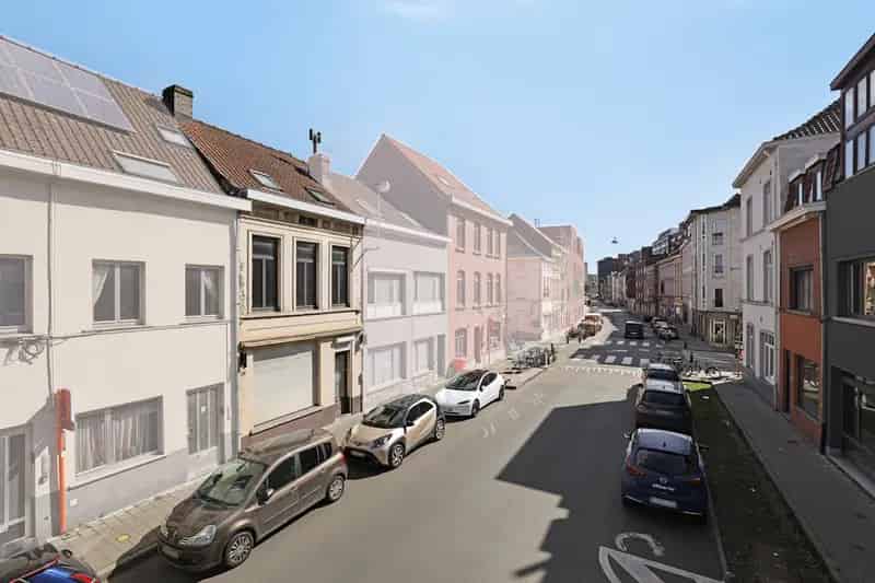 Huis te koop Gent: Ruime woning met magazijn 206m²