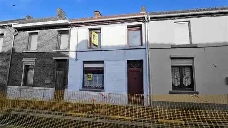 Huis Te Koop Te Renoveren Met Garage 2 slaapkamers