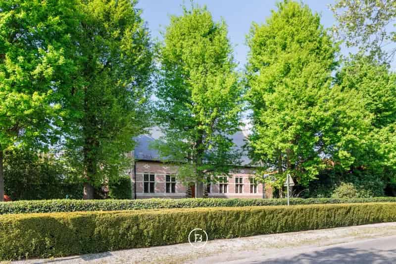 Villa te Koop Stevoort Hasselt Ruime Praktijkruimte