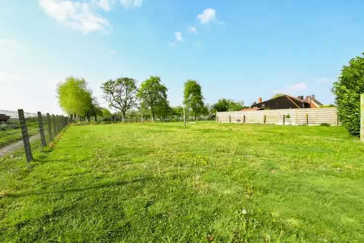 Landelijke woning te renoveren of slopen 1571m²