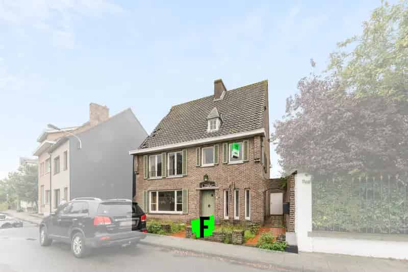Te renoveren woning in Veurne 3 slaapkamers garage