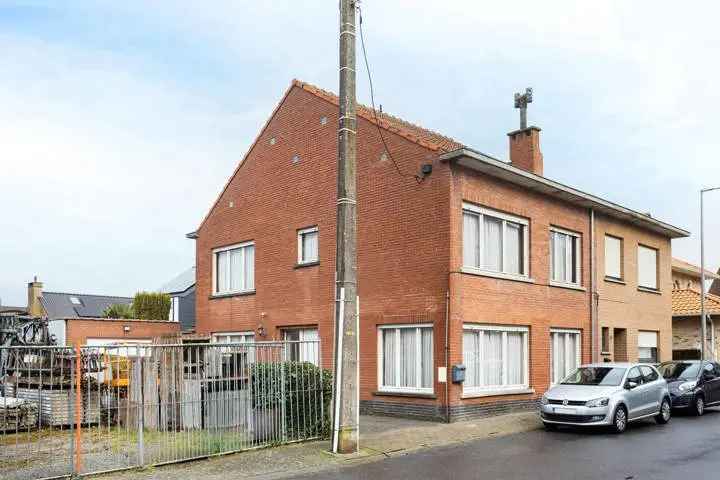 huis te koop in Liedekerke met nabijheid van scholen en supermarkten