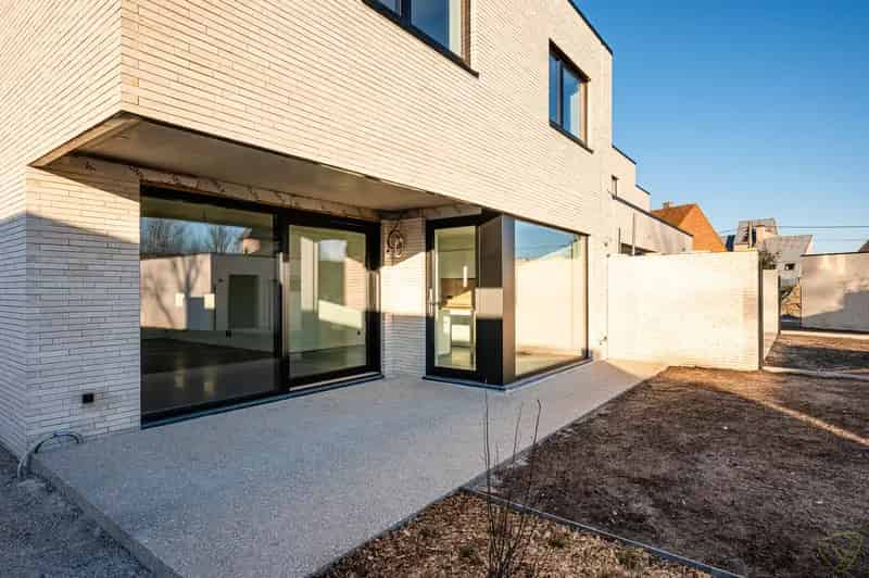 Huis te huur Maldegem: Luxe Nieuwbouw met 4 slaapkamers en Tuin