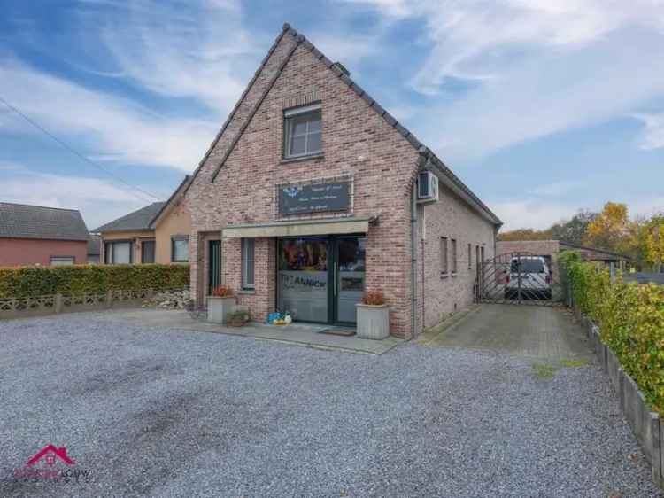 Vrijstaande woning in hedendaagse stijl