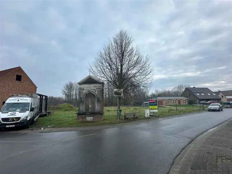 Bouwgrond te koop in een rustige omgeving met mogelijkheden voor open bebouwing