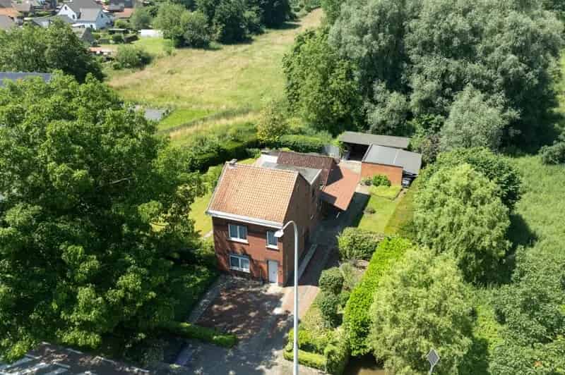 Ruime woning te Alken met 4 slaapkamers en tuin
