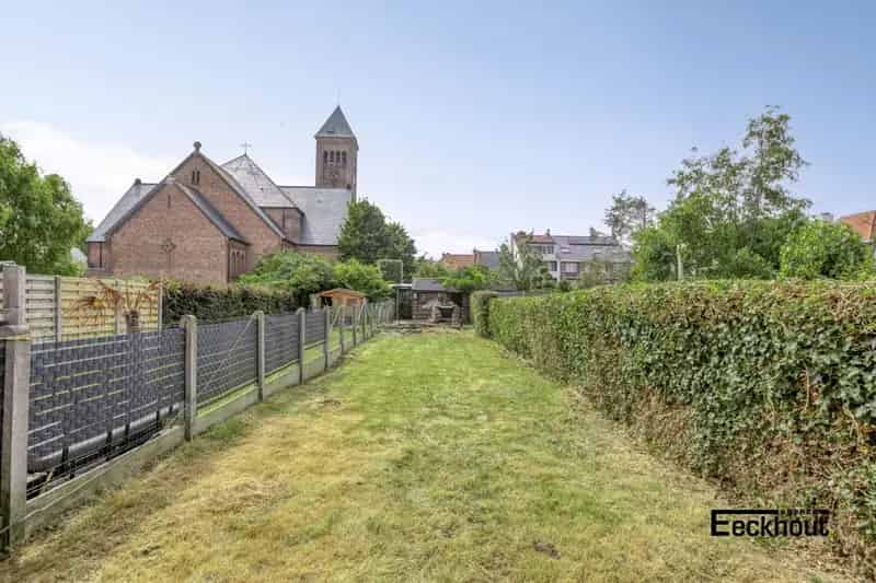 Ruime Rijwoning te Oostende met Diepe Tuin