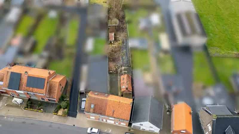 Te renoveren gezinswoning met garage en tuin Houthulst