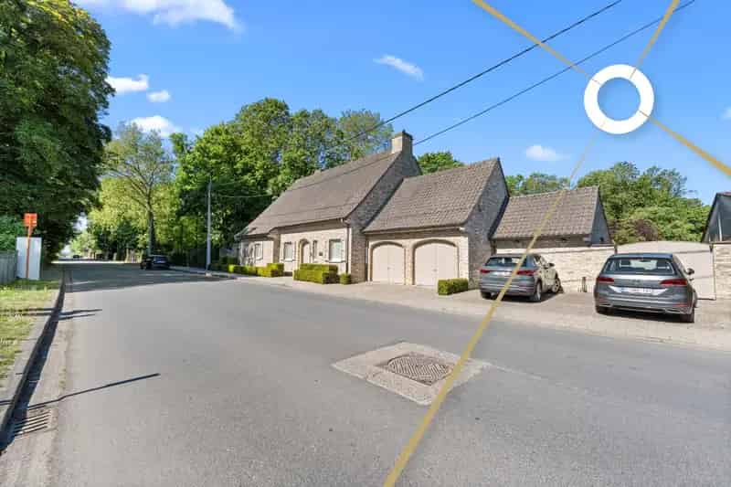 Huis te koop Elverdinge: Praktijkruimte, 4 slaapkamers, grote garage