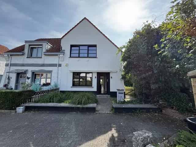 Gerenoveerde Halfopen Bebouwing 131m² - Tuin - Garage - SAINTE-ALIX