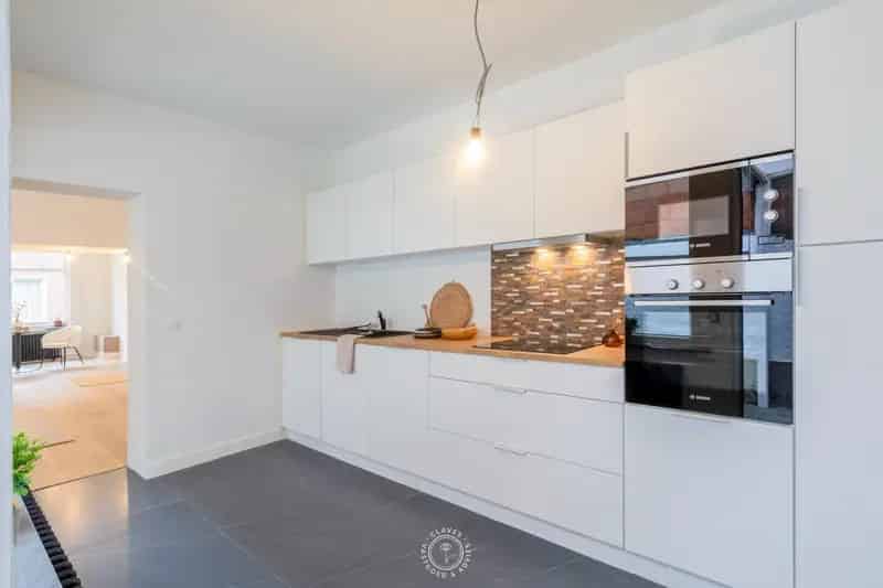 Gerenoveerde woning grote tuin garage