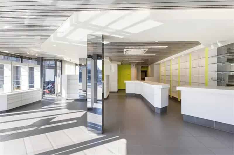 Handelspand te Huur Sint-Idesbald Toplocatie Winkelstraat