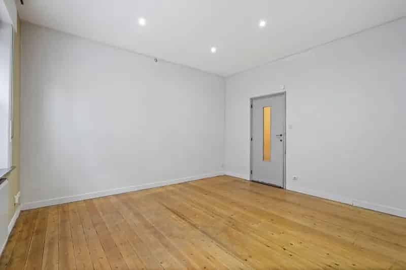 Gelijkvloers appartement met tuin nabij Tour & Taxis