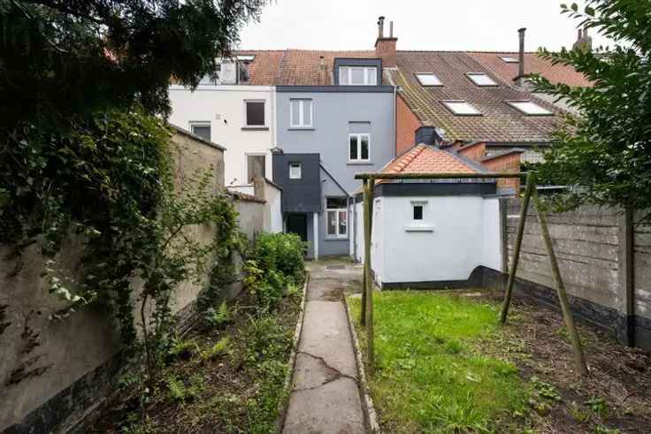 Huis te koop in Woluwe-Saint-Pierre met 3 slaapkamers en tuin