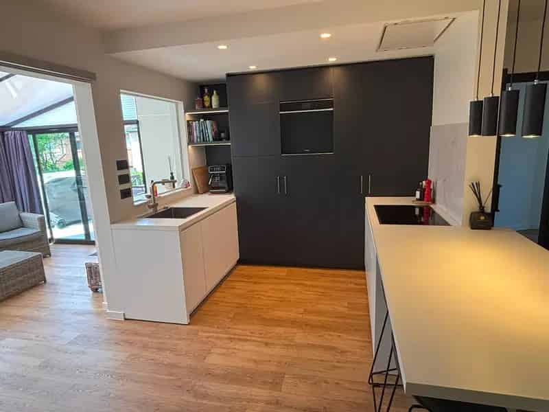 Huis te koop Wervik: gerenoveerde woning met 2 slaapkamers en garage