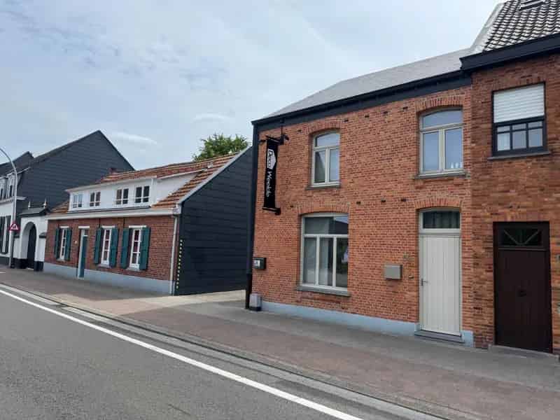 Huis te huur: Instapklare woning met garage en terras