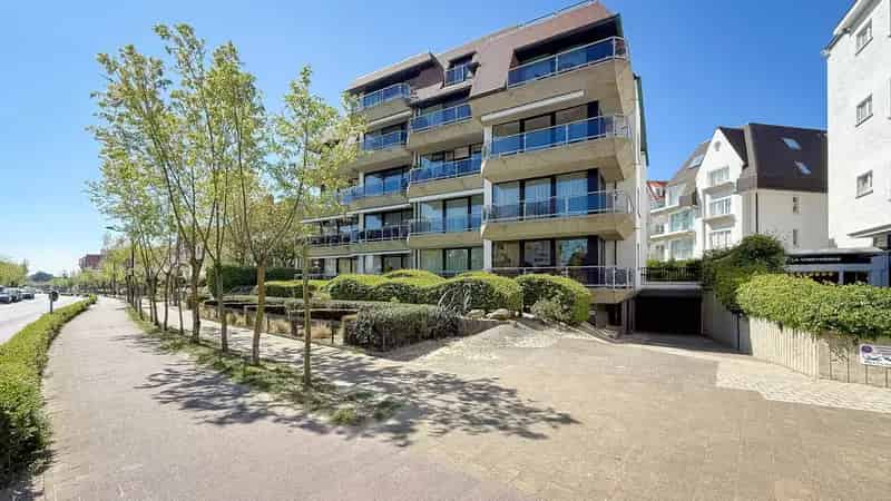Hoekappartement met terras nabij Albertplein