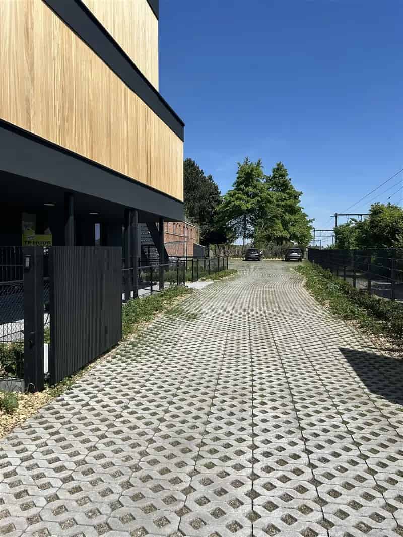 Afgesloten staanplaatsen met elektrisch laden
