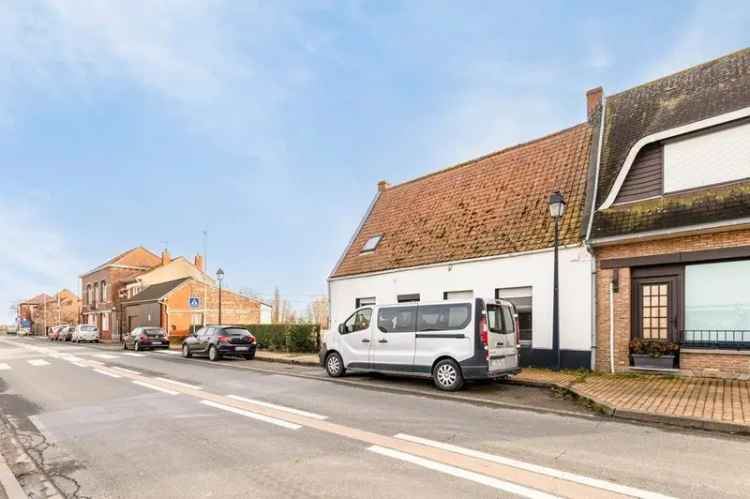 Renovatie koop huis met 2 slaapkamers en garage in Oost Cappel