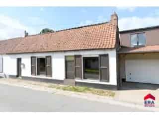 Huis te koop Lievegem - Veel potentieel - 1 slaapkamer - Tuin