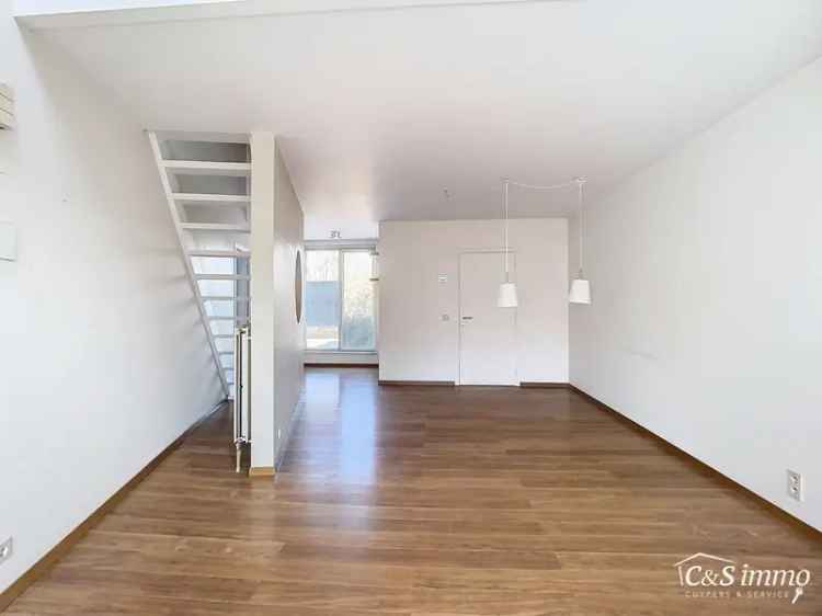 Te renoveren Duplex Appartement Aartselaar