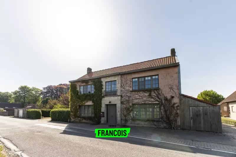 Villa te koop met bouwgrond in Nukerke