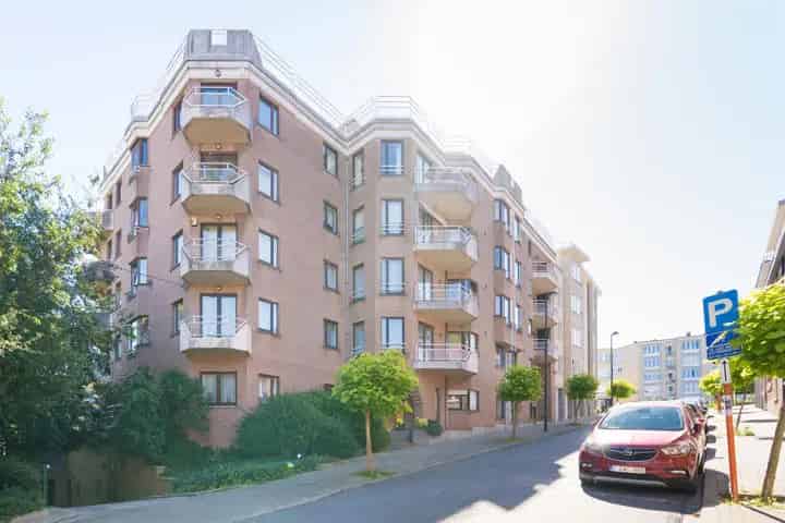 Praktijkruimte te koop 4 kamers parkeerplaats kelder