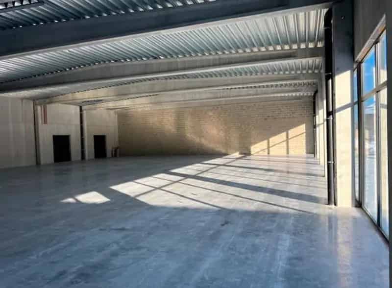 Handelszaak te Huur 445m2