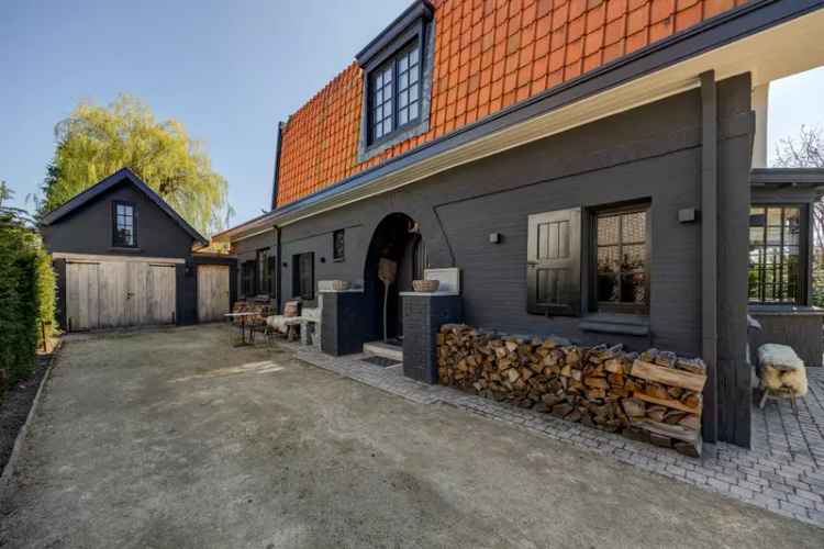 Villa te koop Brasschaat 3 slaapkamers grote tuin