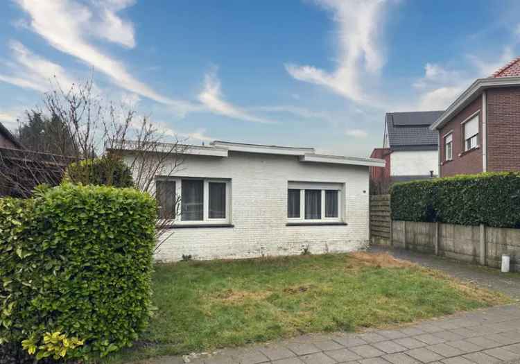 Renovatie woning te koop in Schilde met potentieel