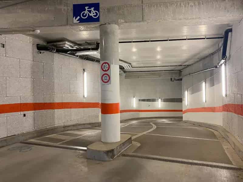 Garage te huur - Indoor autostaanplaats