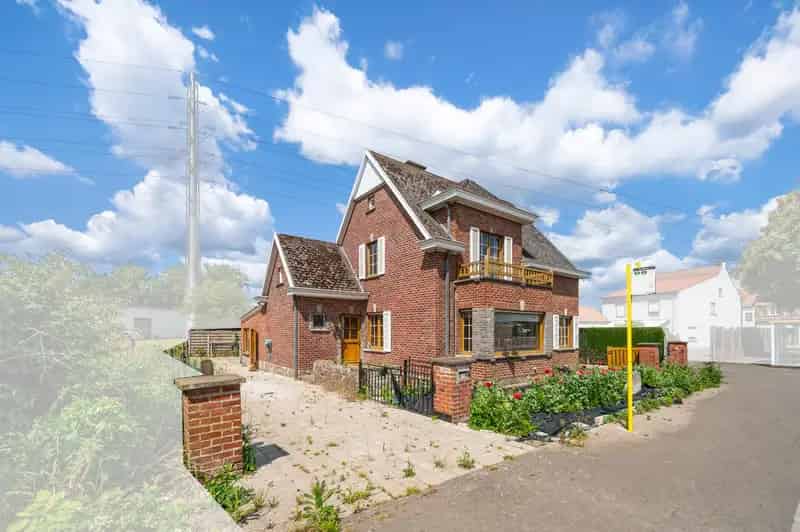 Huis te koop Asper: 255m² gerenoveerde woning met 3 slaapkamers