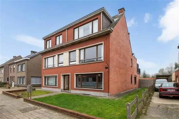 Appartementsblok Te Koop 5 Appartementen 4 Garages