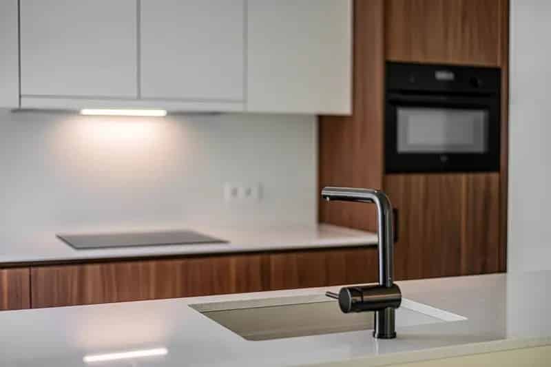 Appartement te Koop Roeselare: 2 Slaapkamers Vijverzicht