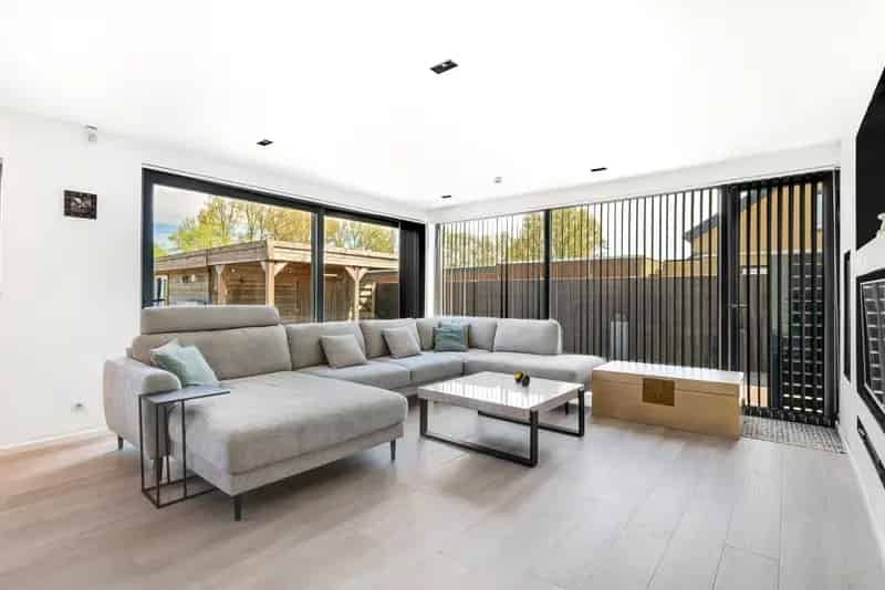 Huis te huur: 5 slaapkamers, bureau, tuin en bijgebouw