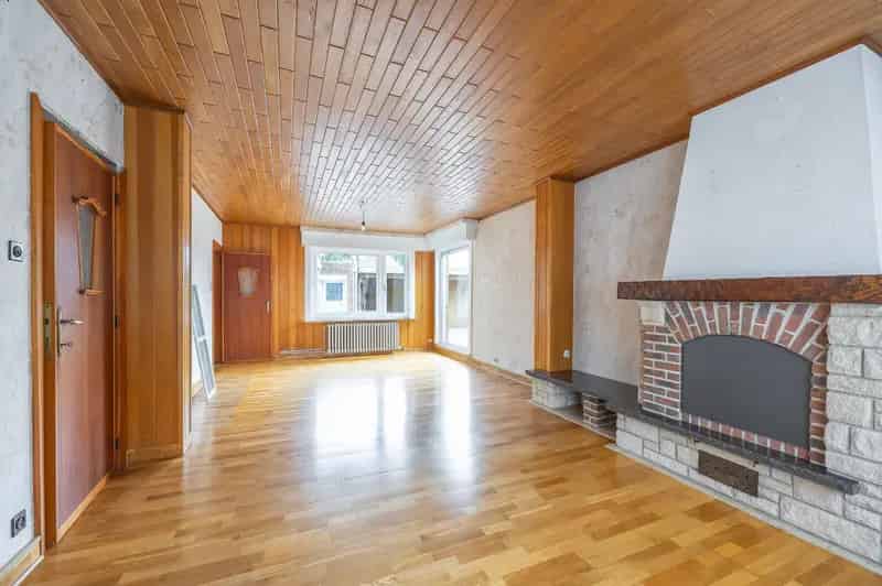 Huis te huur: Instapklare halfopen bebouwing met garage en zonnepanelen