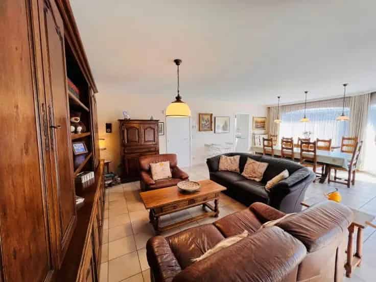 Ruim Appartement Te Koop 3 Slaapkamers Carport Kerkstraat