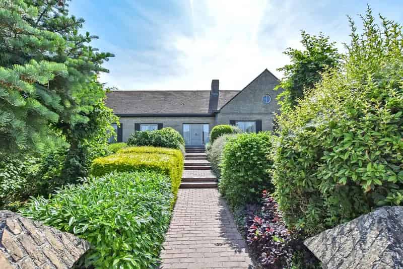 Huis te huur Diksmuide: Ruime woning met grote tuin