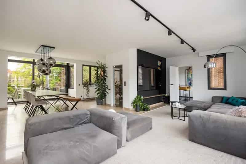 Huis te huur Merksem: Instapklare woning met zorgunit en tuin