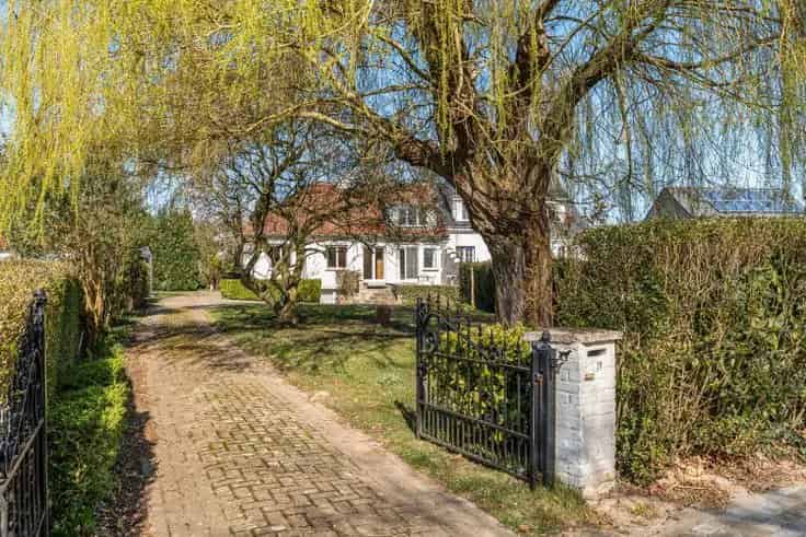 Huis Te Koop Tienen: Renovatieproject met Werkplaats