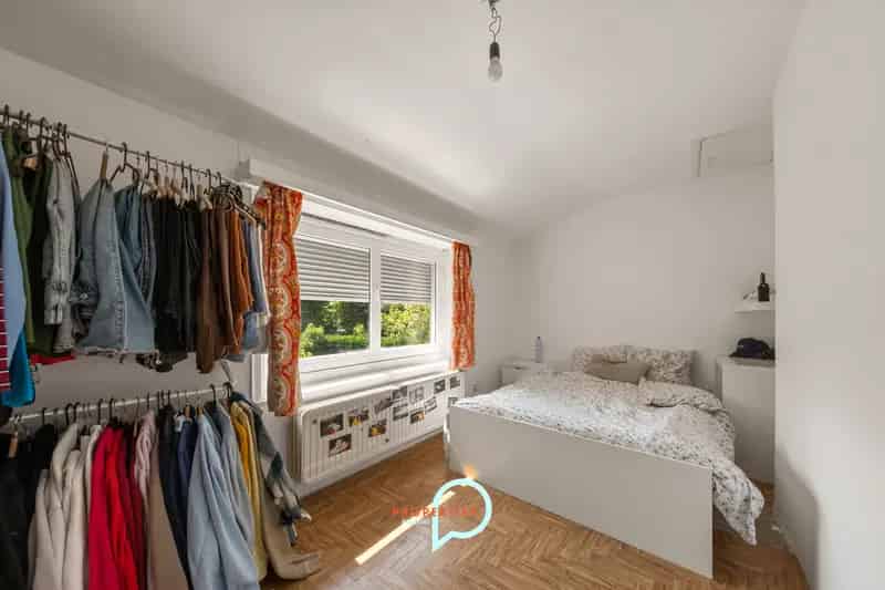 Ruime woning te koop in De Pinte 3 slaapkamers 2 badkamers