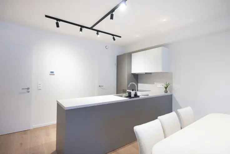 Te koop appartement 3 slpk Sint-Agatha-Berchem met groot terras
