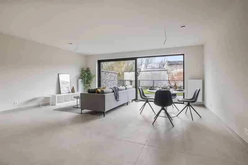 Nieuwbouw 3 Slaapkamers Dubbele Garage Gezellige Tuin