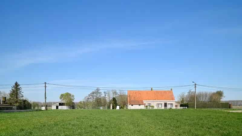 Huis te huur te Damme: te renoveren hofstede met stallen