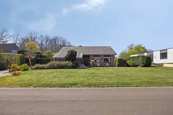 Villa te Koop Hoog Linden 260m² Zuidtuin Garage