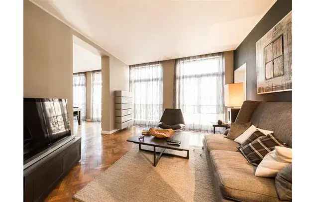 Huur 2 slaapkamer appartement van 107 m² in Brussels